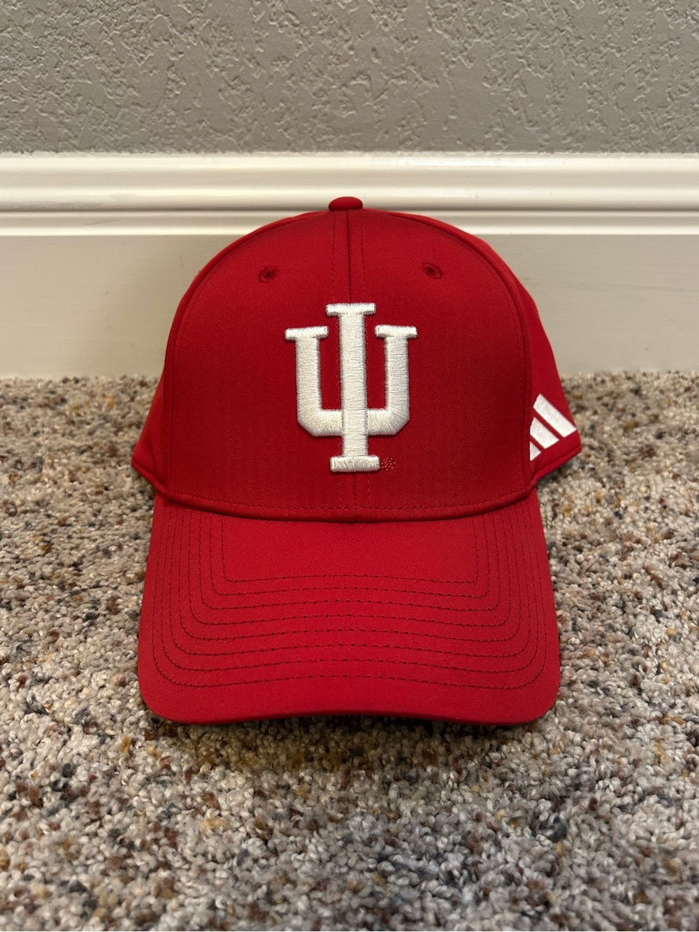 Adidas Indiana University Fitted Cap - size S/M